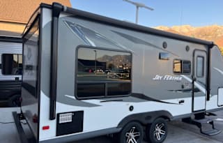 2016 Jayco - Jay Feather Floorplan: X213