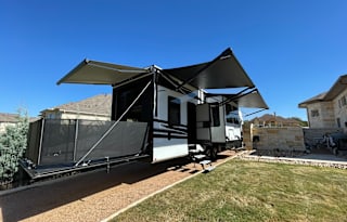- Sleeps 8 - 2023 Momentum Grand Design M-351
