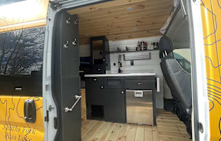 2021 Dodge RAM Promaster 2500 - Yellow