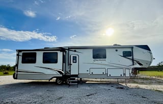 Prime Time RV Crusader 382MBH