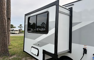 2025 Jayco Jay Flight SLX - Adventure Seeker