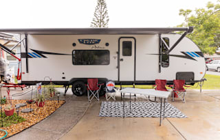 Luxury Towable Bunkhouse Sleeps 8 Fully Stocked