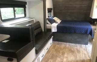 Couples Hideway! 2022 Keystone RV Hideout