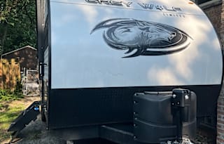 Toy hauler and pet friendly rv!
