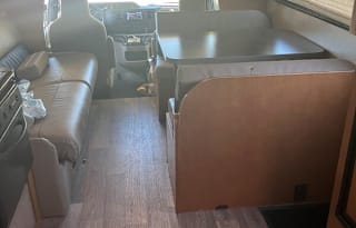 2019 Winnebago Spirit 25B