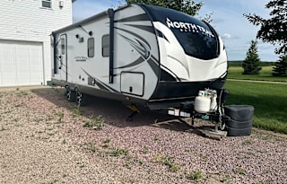 4 Season RV Perfect  4 Couples or Small Groups