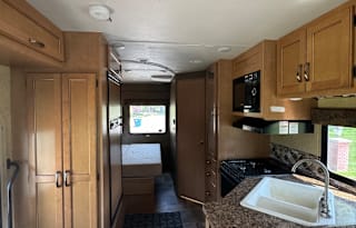 2016 Thor Motor Coach Freedom Elite