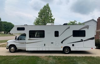 Thor Majestic 31 foot  Class C Ford E450 Chassis
