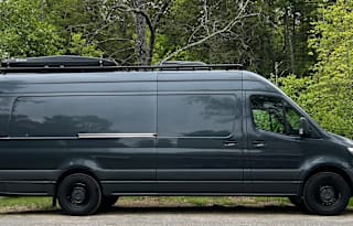 Moto Adventure Van