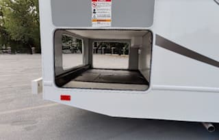 2016 Thor Majestic 28' Motorhome - Class C RV