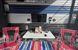 Grey Wolf - Family Bunk House