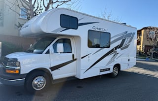 2024 Thor Motor Coach Chateau 22E- Family Friendly