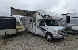 Kristen’s Vacation Home on Wheels
