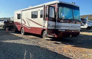 2002 Monaco Knight 36 PBD