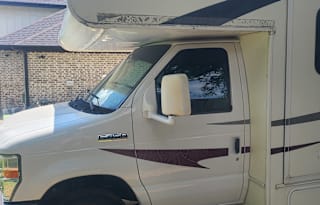 32ft Coachmen – Family Friendly, newly remodeled!