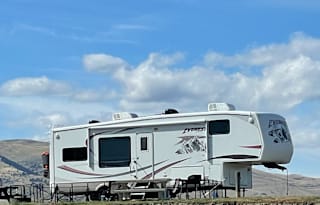 Island Oasis by Get Lost RV Rentals, LLC