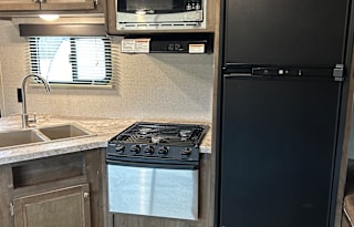 2019 Dutchmen RV Coleman Lantern Series 244BH