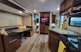 Big SHOWER★SLIDEOUT★BUNKS★OUTDOOR KITCHEN★Exit407