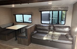 2020 coleman lantern sleeps 9