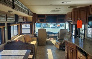 *Delivery Only* 2011 Fleetwood RV Southwind 36D