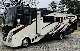 2022 Thor Windsport!  Road Trip Dream Coach!