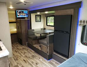 Venture RV Sonic SN211VDB