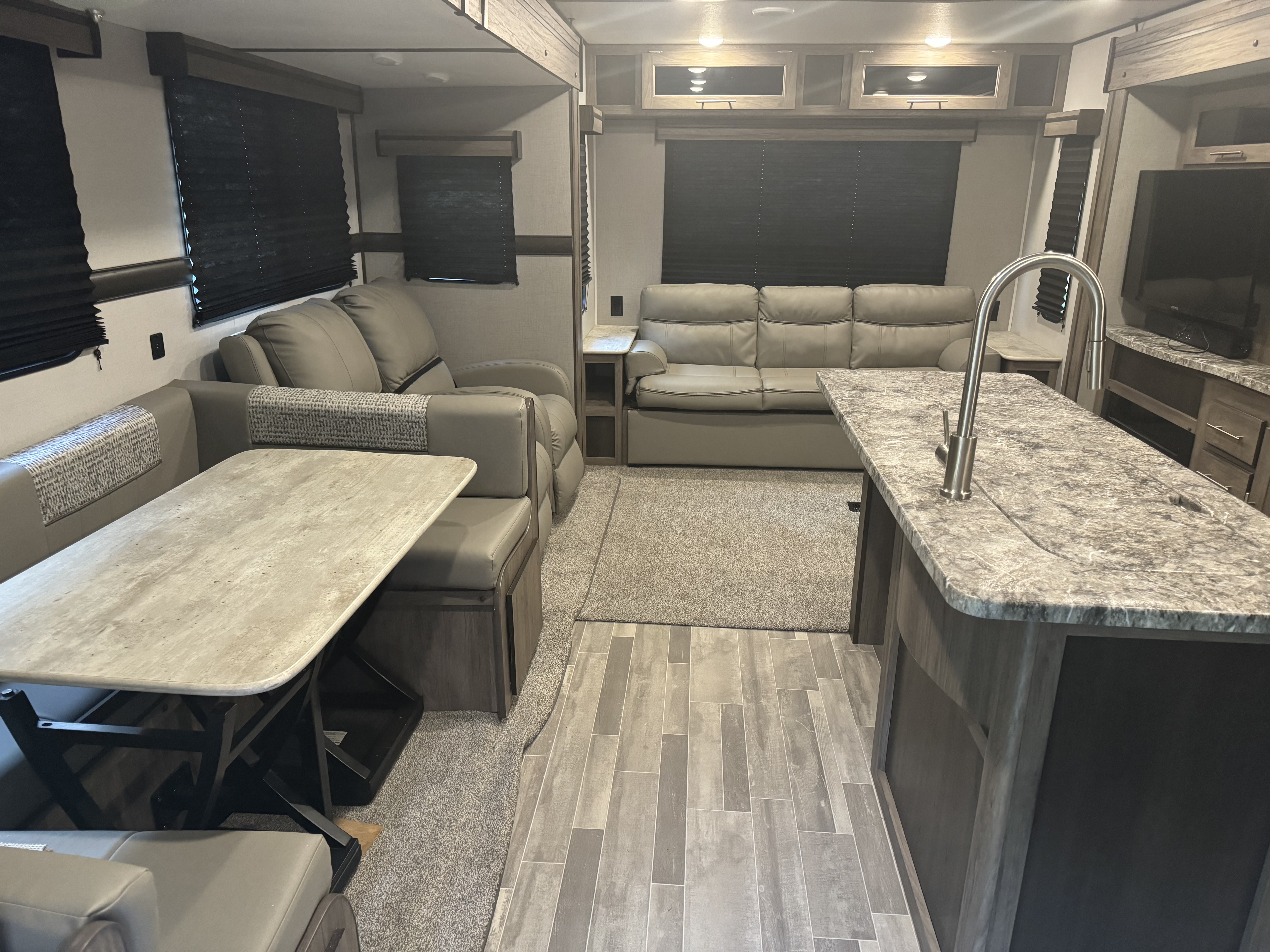 Billie's Entertainment Camper - KING BED | RVshare