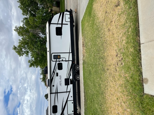 33.0 Atlas 2902BH Travel Trailer RV Rental near Palmdale, CA | RVshare