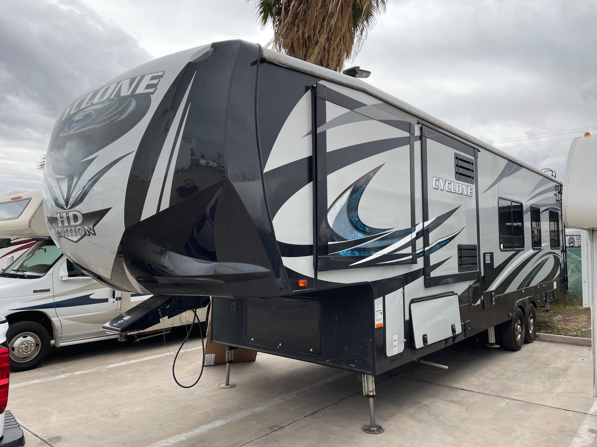 38' Heartland Cyclone 3418 Fifth Wheel Toy Hauler RVshare