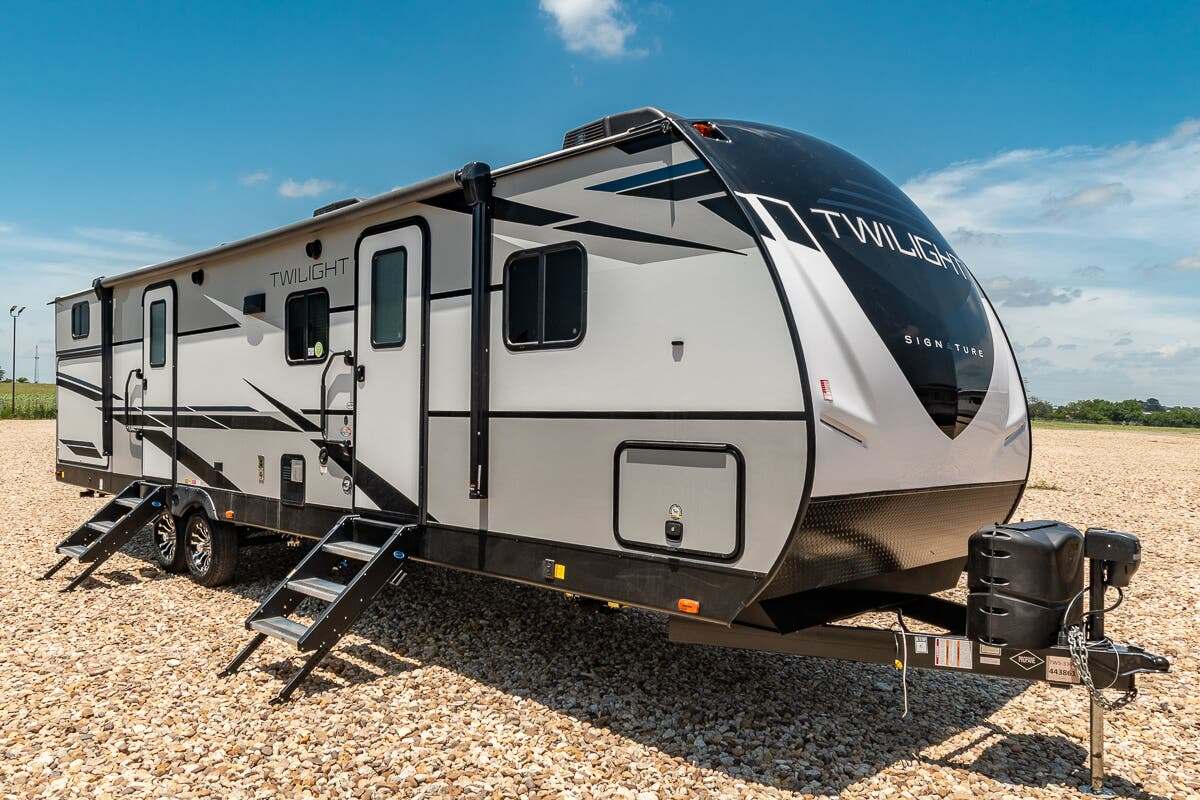 2021 Twilight Signature TWS 3300 RV Rental near Seal Beach, CA | RVshare