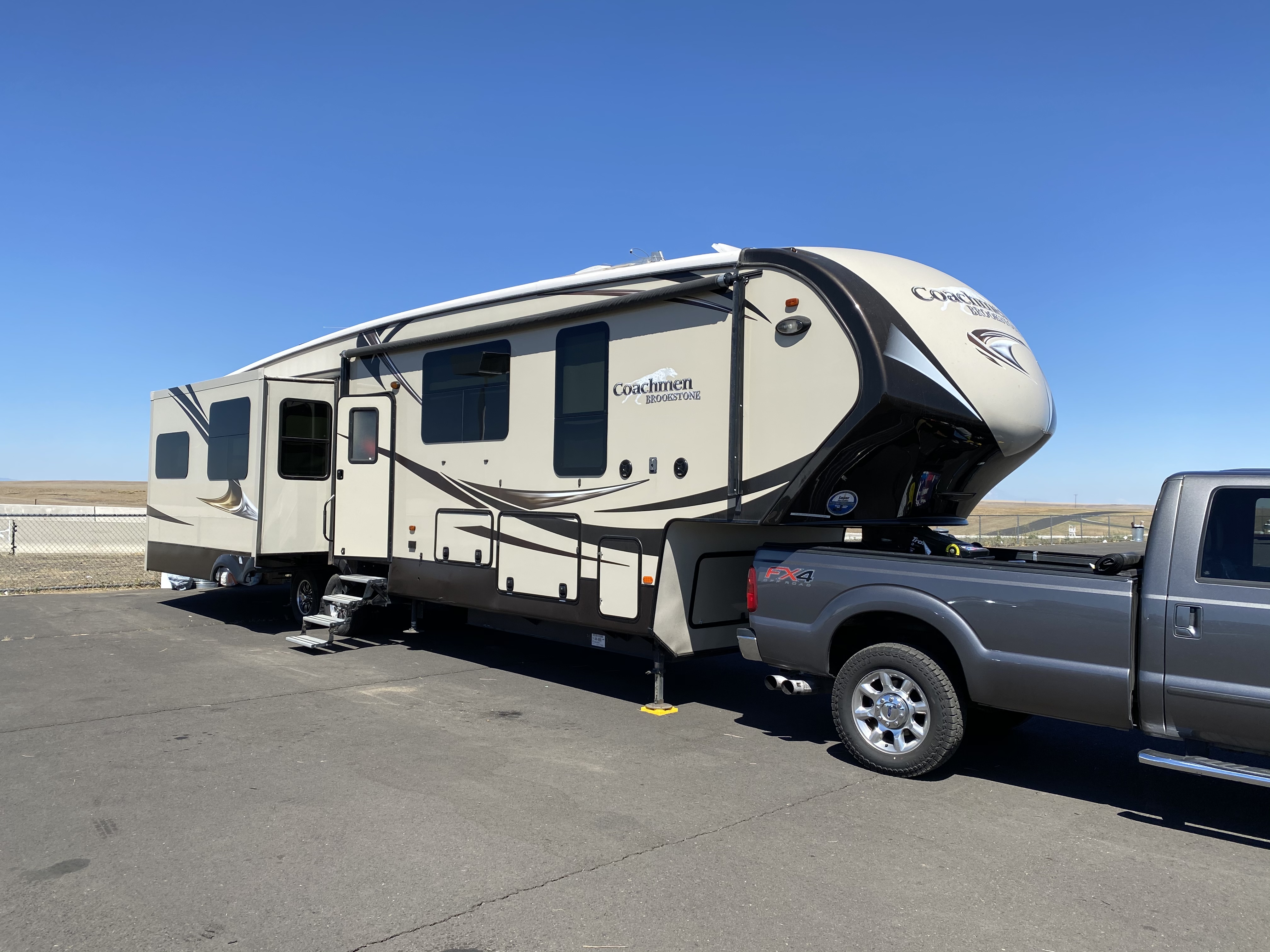 2017 Brookstone 395RL RV Rental near Bend OR RVshare