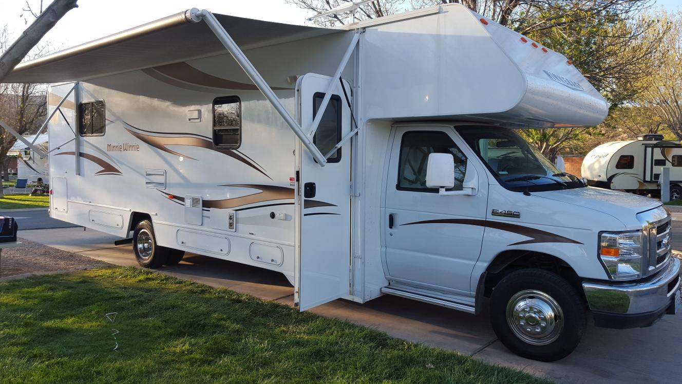 2015 Winnebago Minnie Winnie 31H | RVshare