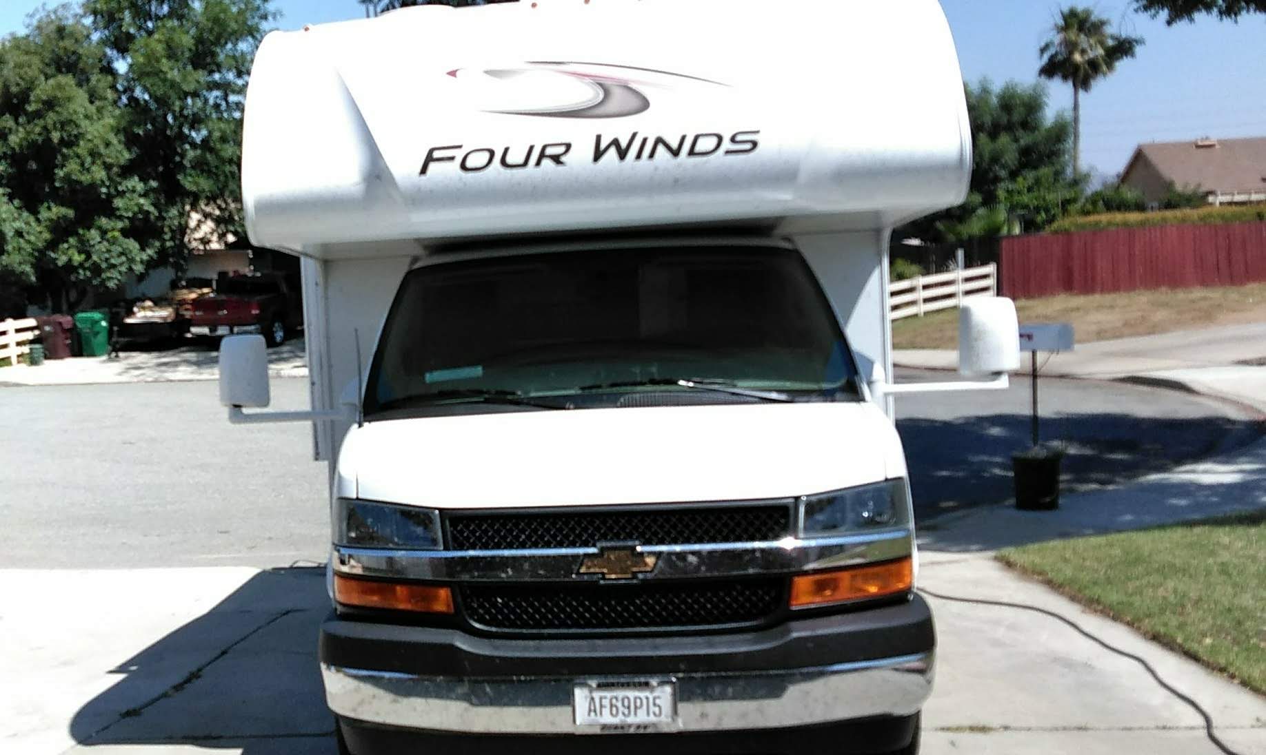 24 0 Four Winds 22e Chevy Class C Motor Home Rv Rental Near Lackland Afb Tx Rvshare