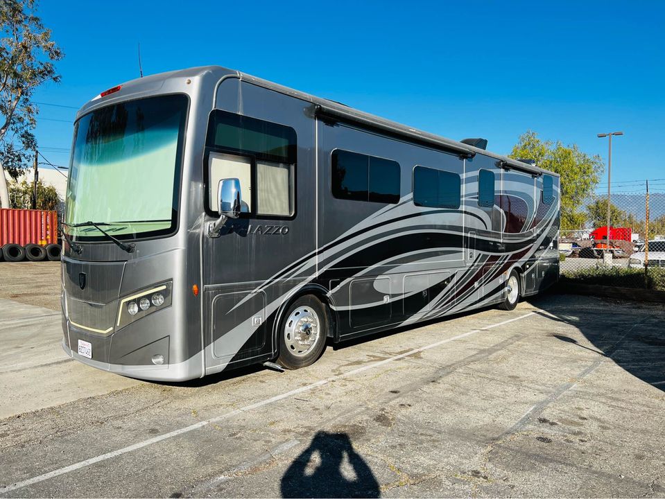 37.5 Palazzo 37.5 Class A Motor Home RV Rental in Fontana, CA RVshare