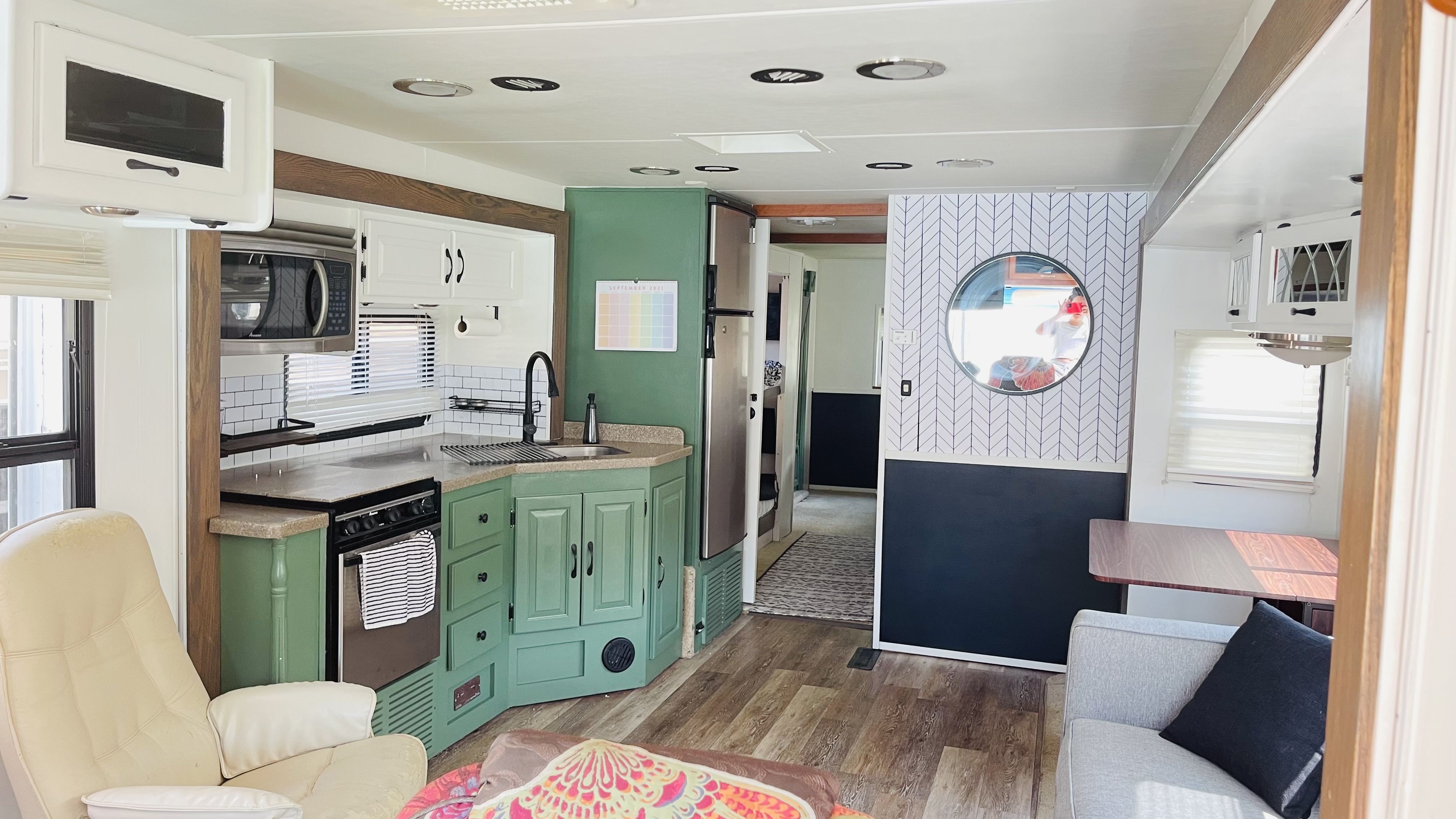 Georgie Family Friendly Cozy RV | RVshare