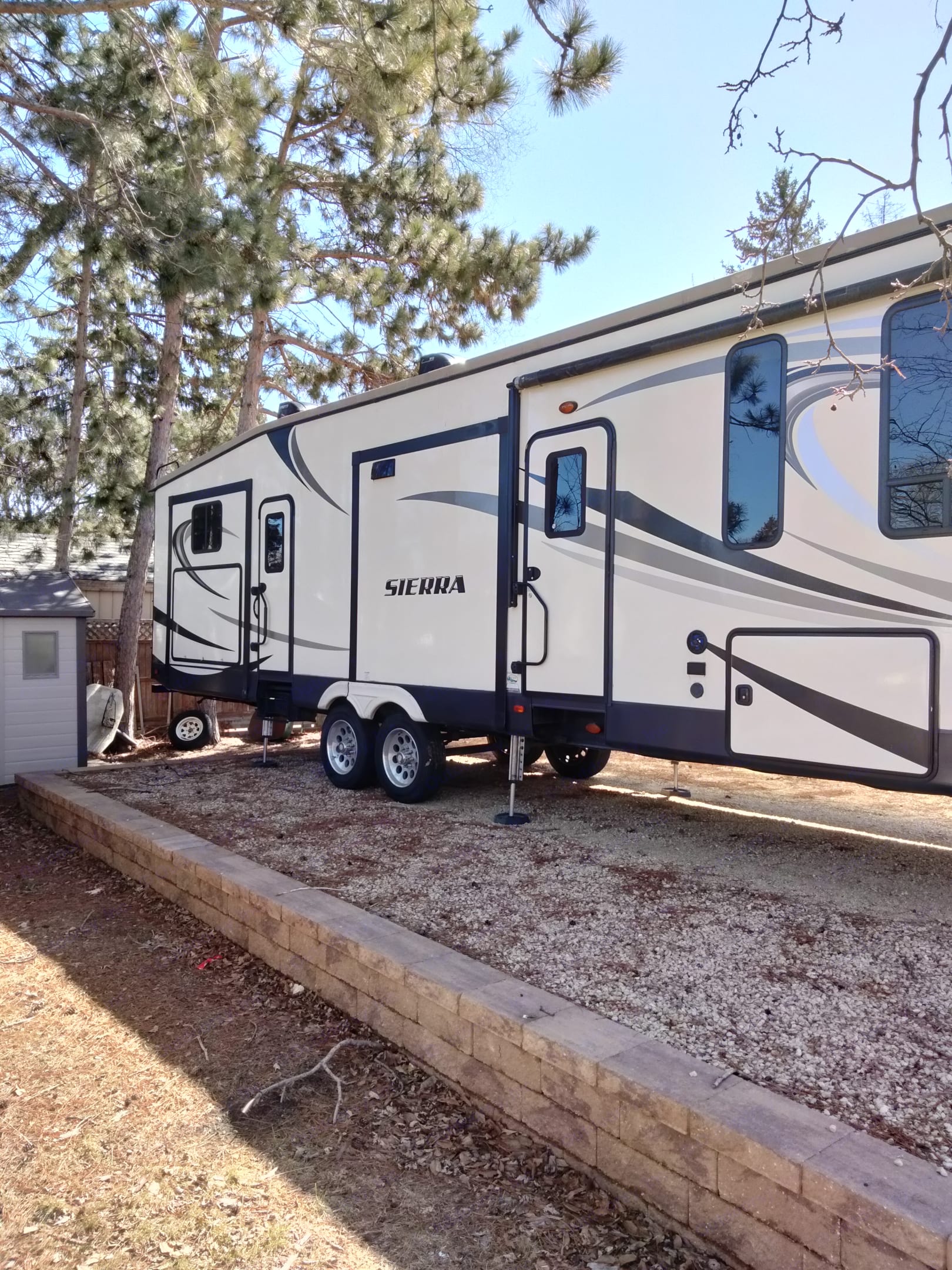 5th WheelHuge bedroom2 bathroomOutdoor Kitchen RVshare