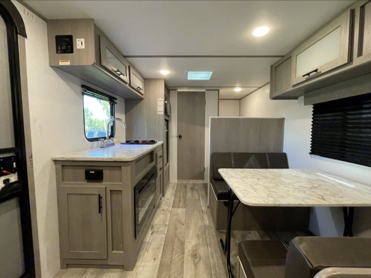 2024 Coleman 17B RV Rental Near Santa Fe Springs CA RVshare   A9cec013a9f02a207313cc74115f509f 