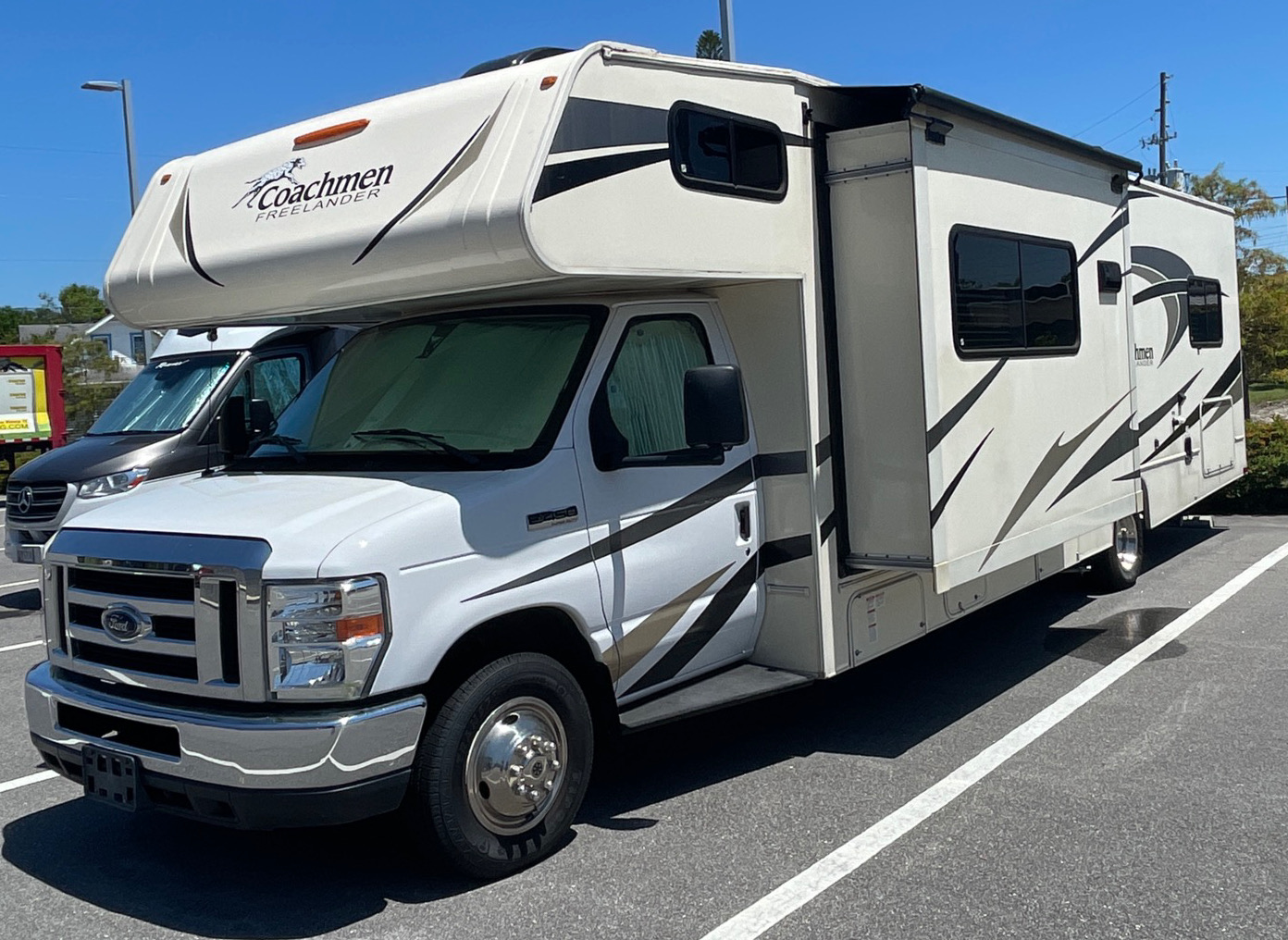 2017 Coachmen RV Freelander 31BH Bunks with Extra Dining Area Ford 450 ...