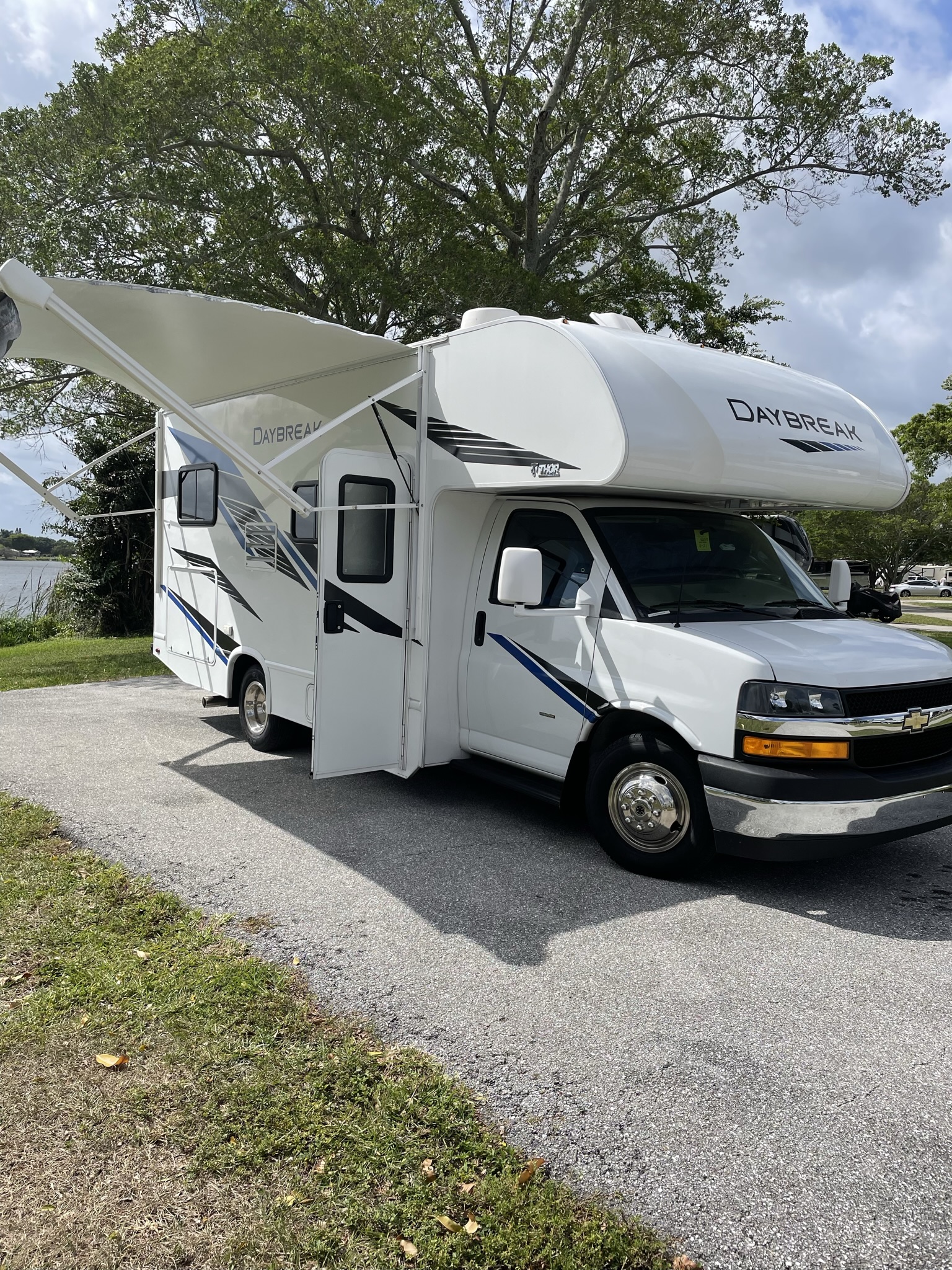 2020 Thor Motor coach Daybreak 22GO | RVshare