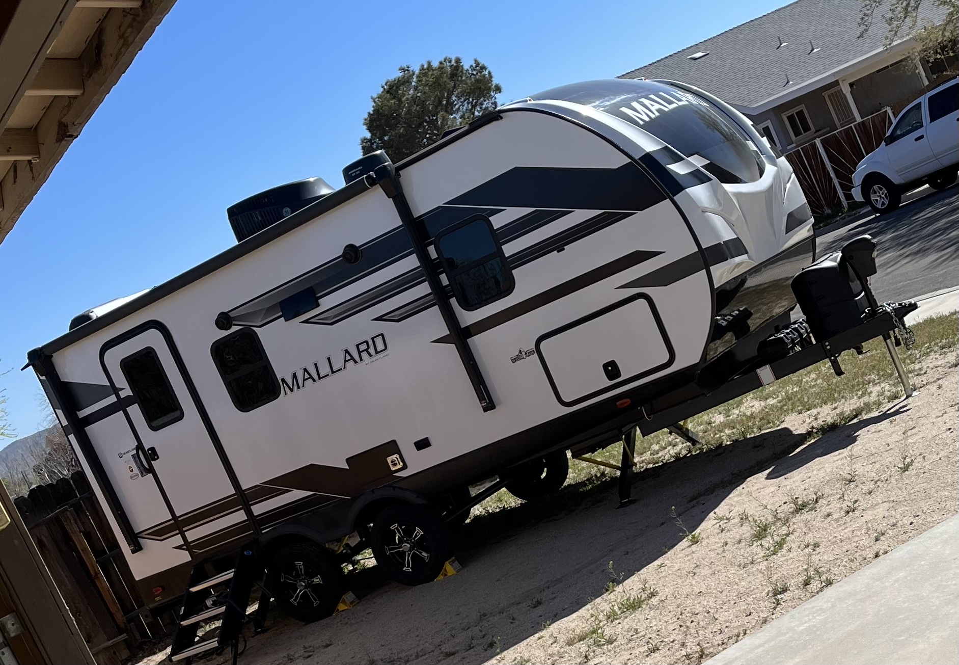 22.0 Mallard 210RB Travel Trailer RV Rental near Ridgecrest, CA | RVshare