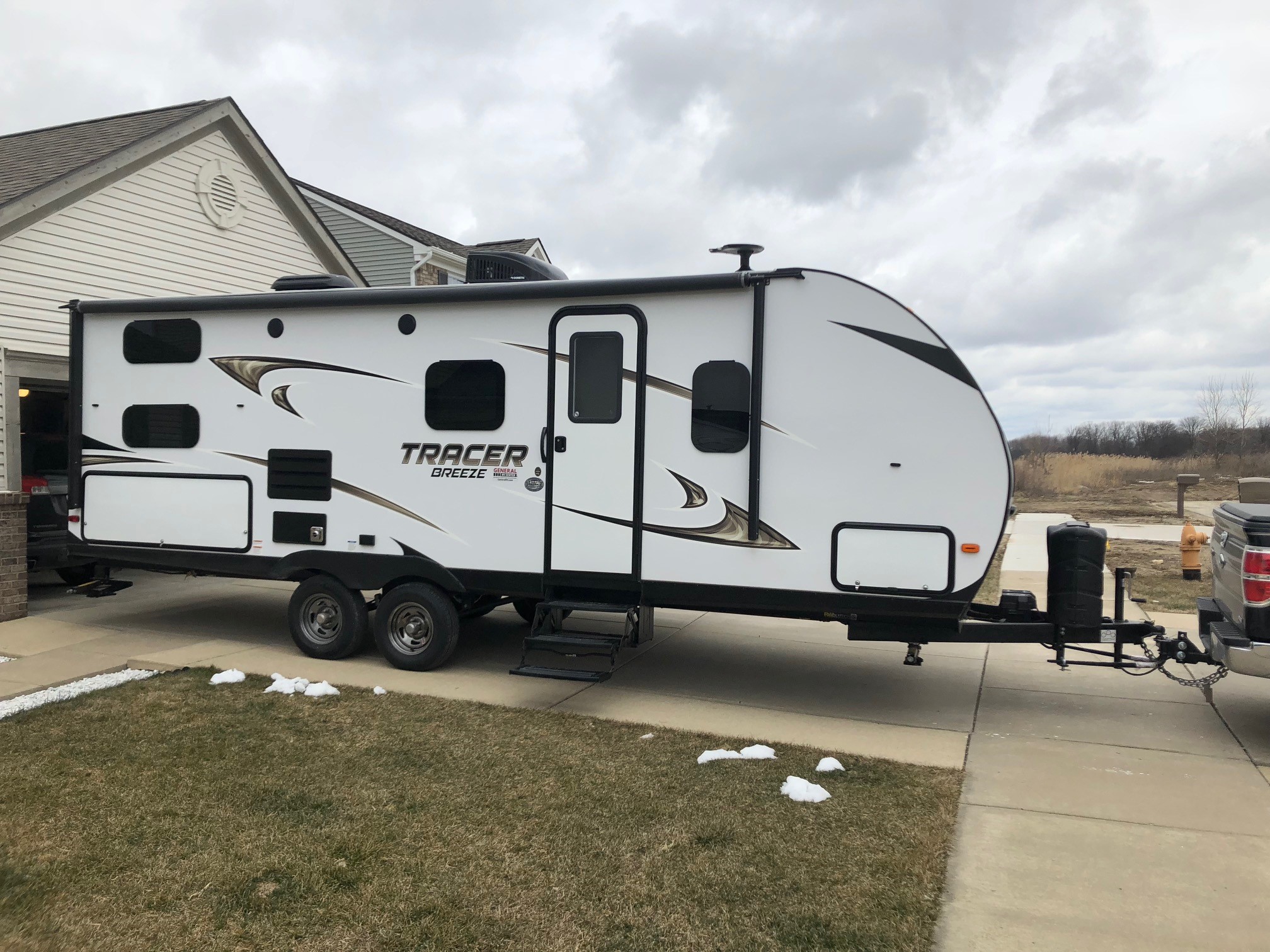 2018 tracer breeze travel trailer 24dbs