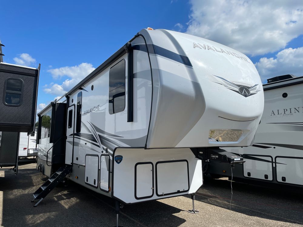 2023 Avalanche 390DS **DOUBLE MASTER** | RVshare