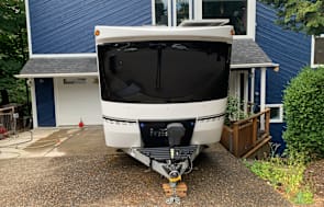 RV in West Linn