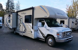 RV in Woodinville