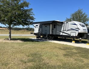 Forest River RV Cherokee Alpha Wolf 33BH-L