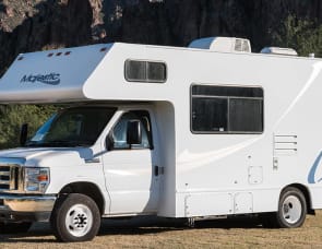 Thor Motor Coach Four Winds 23U