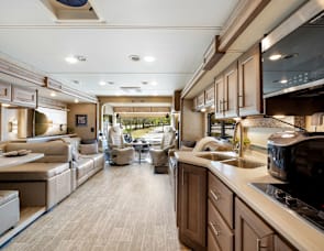 Thor Motor Coach Miramar 35.4