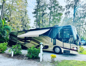 Fleetwood RV Discovery 42A