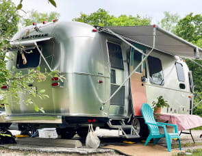 Bohemian Luxury RV | 2023 Airstream Flying Cloud