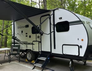 Forest River RV Cherokee Wolf Pup Black Label 16BHSBL